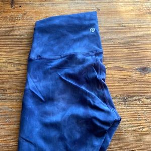 Lululemon navy blue space dye wunder train leggings Size 6, 25” length